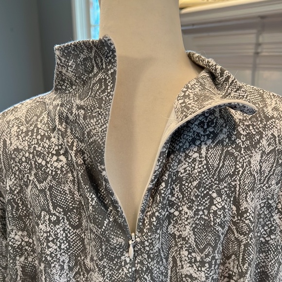 Chico’s mock-neck top size 4 (XXL) - Picture 3 of 9